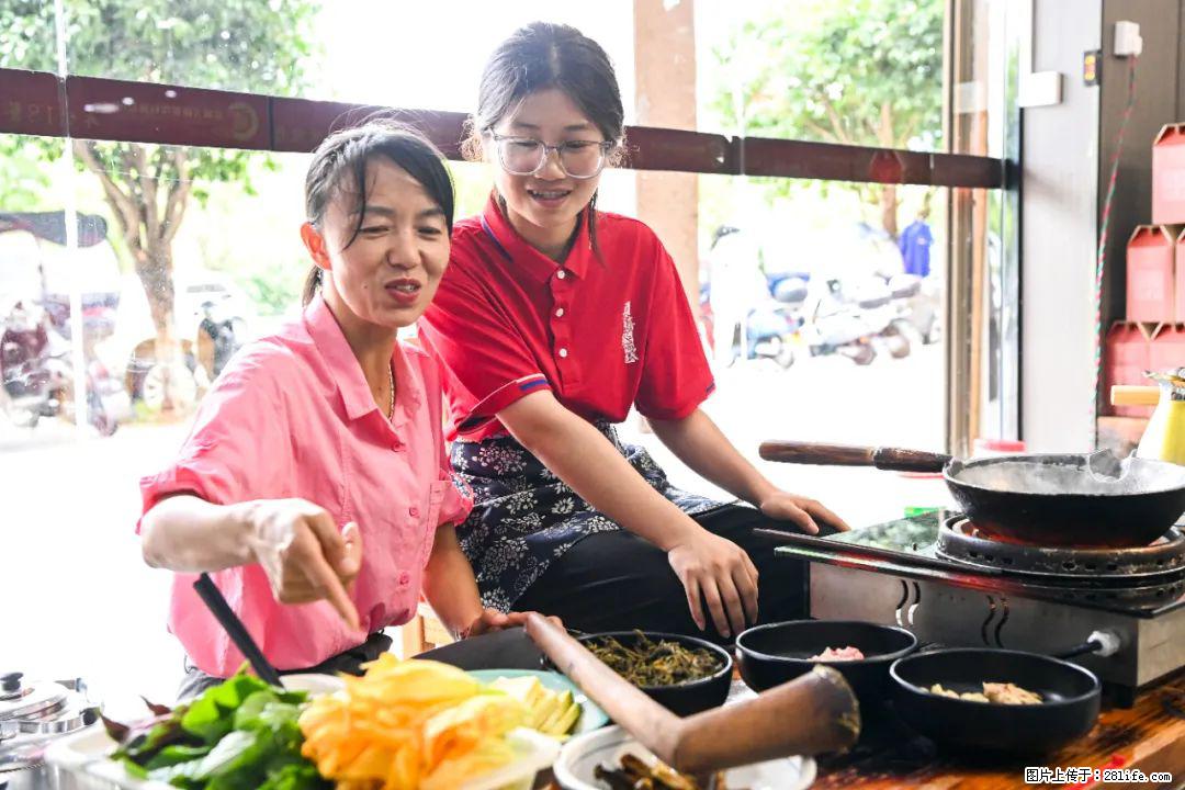 全网追的“扁担女孩”，找了一份暑假工，时薪12元 - 盘锦生活资讯 - 盘锦28生活网 pj.28life.com